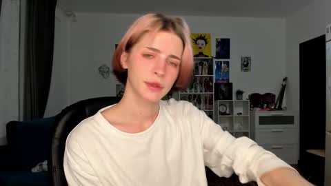 kira online show from March 2026 07:07:01 PM