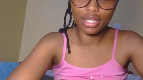 Snapshot of sweet_peach_xo36 chatting on September 2025 06:48:02 AM S online show from September 2025 06:48:02 AM