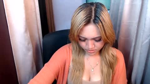 Snapshot of sweet_pee1 chatting on March 2025 12:30:02 PM Jane online show from March 2025 12:30:02 PM