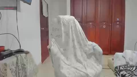 sweet_robyn online show from November 2025 09:57:01 PM