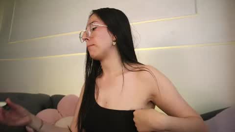 Sammy Lauren online show from June 2026 08:01:02 PM