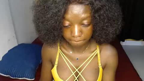 ellanah Tracie online show from October 2025 12:44:01 AM