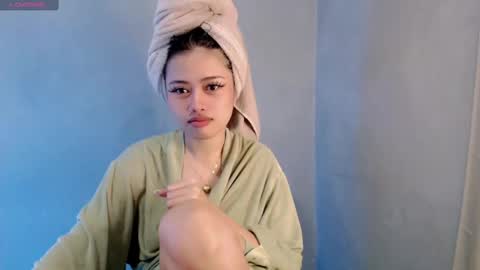 Snapshot of sweet_sirenxx chatting on February 2025 05:26:02 AM Leah online show from February 2025 05:26:02 AM