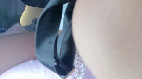 Snapshot of sweet_skiinny chatting on October 2025 12:39:02 PM Adeline online show from October 2025 12:39:02 PM