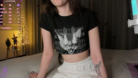 Snapshot of sweet_sonechka chatting on February 2025 12:29:01 AM sweet_sonechka online show from February 2025 12:29:01 AM