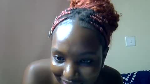 sweet_strawberina online show from March 2026 03:01:01 PM