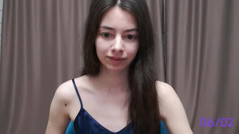 Snapshot of sweet_sweet_angel chatting on February 2025 03:06:01 AM Angel online show from February 2025 03:06:01 AM