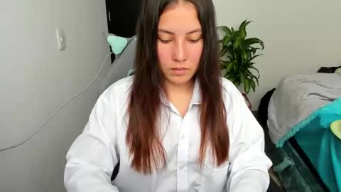     online show from February 2025 03:12:02 PM