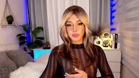 Snapshot of sweet_tenshi chatting on March 2025 10:02:02 AM tenshi online show from March 2025 10:02:02 AM