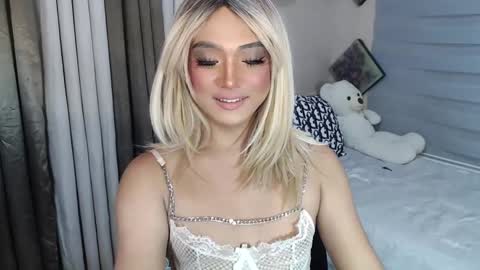 Snapshot of sweet_tenshi chatting on March 2025 04:35:02 PM tenshi online show from March 2025 04:35:02 PM