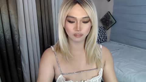 Snapshot of sweet_tenshi chatting on March 2025 04:57:01 PM tenshi online show from March 2025 04:57:01 PM