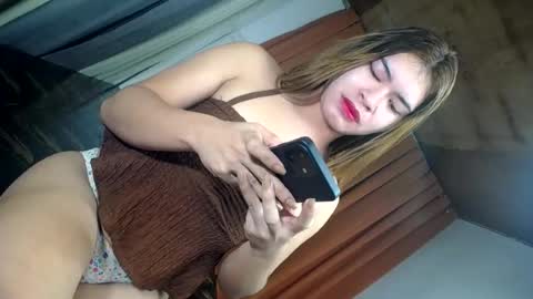 Snapshot of sweet_trexie chatting on June 2026 10:52:01 PM sweet_trexie online show from June 2026 10:52:01 PM