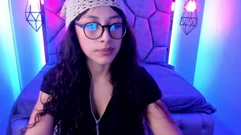Snapshot of sweet_venus4 chatting on December 2024 06:59:02 PM sweet_venus4 online show from December 2024 06:59:02 PM
