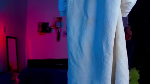 Steven independent model online show from October 2025 11:37:01 PM