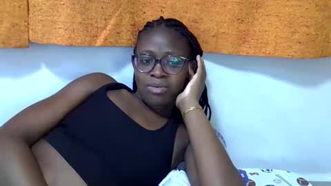 sweet_zarah online show from March 2026 03:38:01 PM