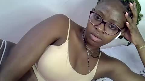 sweet_zarah online show from May 2026 01:07:01 PM