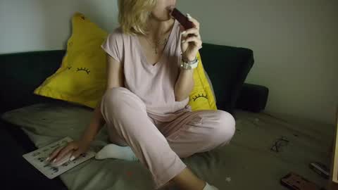 Snapshot of sweetania_ chatting on March 2025 01:16:01 AM Ania online show from March 2025 01:16:01 AM