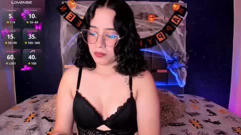 Annie online show from October 2025 04:54:01 AM