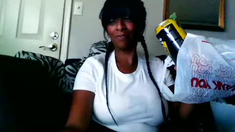 sweetaztee online show from October 2025 10:12:02 PM