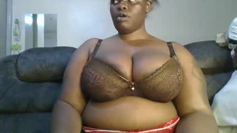 Snapshot of sweetbaby46 chatting on January 2025 05:13:02 PM sweetbaby46 online show from January 2025 05:13:02 PM