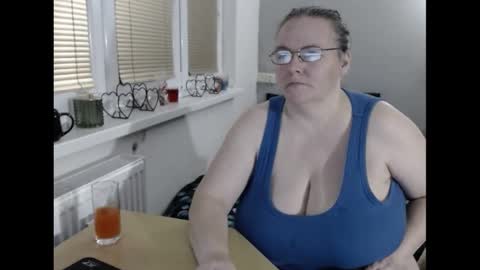 Sweetboobs85h online show from January 2025 07:27:01 PM
