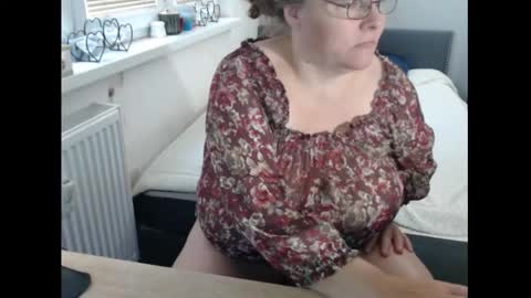 Sweetboobs85h online show from October 2025 10:02:01 AM