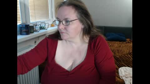 Sweetboobs85h online show from April 2026 05:41:02 PM