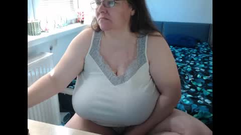 Sweetboobs85h online show from May 2026 08:41:02 AM
