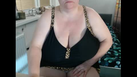 Snapshot of sweetboobs85h chatting on June 2026 08:25:02 PM Sweetboobs85h online show from June 2026 08:25:02 PM