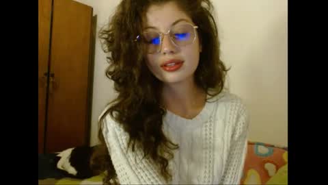 sweetcalm_ online show from May 2026 04:30:01 AM
