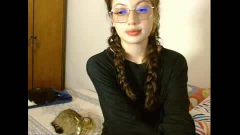 sweetcalm_ online show from May 2026 05:02:02 AM
