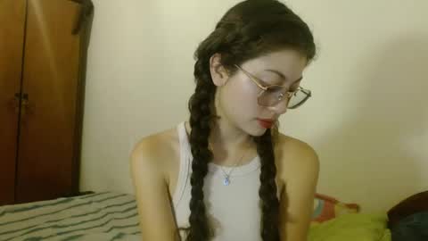 Snapshot of sweetcalm_ chatting on May 2026 09:32:02 PM sweetcalm_ online show from May 2026 09:32:02 PM