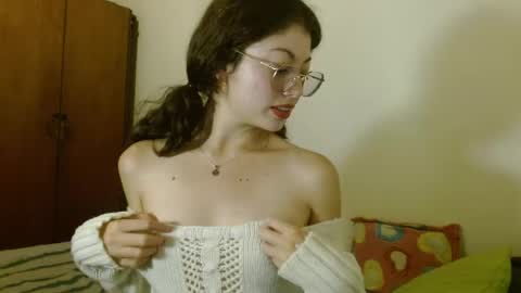 Snapshot of sweetcalm_ chatting on May 2026 04:31:01 AM sweetcalm_ online show from May 2026 04:31:01 AM