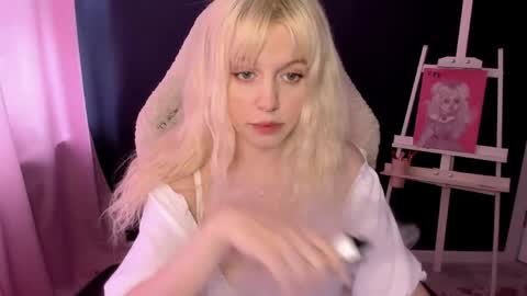 Snapshot of sweetcheecksmolly chatting on June 2026 09:11:01 AM Lisa online show from June 2026 09:11:01 AM