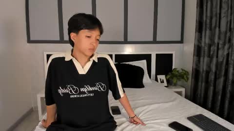 Eva Short hair girl  - Victoria Long red hair online show from October 2025 11:24:02 PM