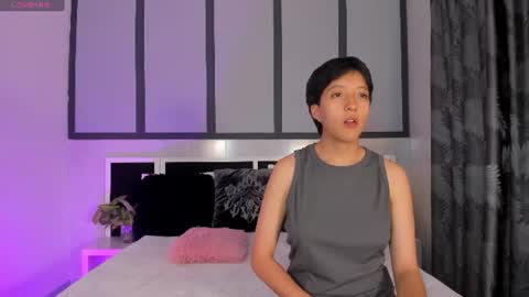 Eva Short hair girl  - Victoria Long red hair online show from July 2026 01:08:01 AM