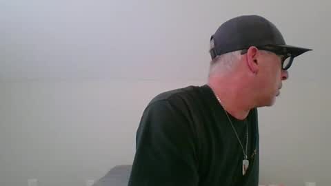 sweetcream5107 online show from April 2026 06:42:01 PM