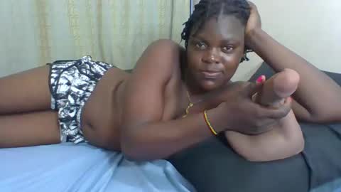 Snapshot of sweetdarkskin chatting on January 2025 01:05:02 PM CLARIS online show from January 2025 01:05:02 PM