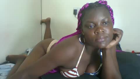 Snapshot of sweetdarkskin chatting on February 2025 11:01:02 PM CLARIS online show from February 2025 11:01:02 PM