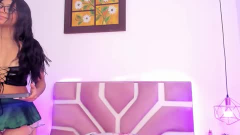 Snapshot of sweete_coraline9 chatting on November 2025 12:37:01 PM Coraline online show from November 2025 12:37:01 PM