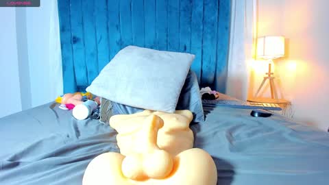 Snapshot of sweetebony_69 chatting on January 2025 03:13:02 PM Mia online show from January 2025 03:13:02 PM