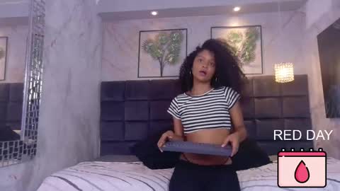 Snapshot of sweetgirlboney chatting on September 2025 01:25:02 PM sweetgirlboney online show from September 2025 01:25:02 PM