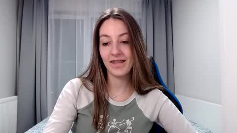 Snapshot of sweetheart_77 chatting on January 2025 12:46:02 AM Emma online show from January 2025 12:46:02 AM