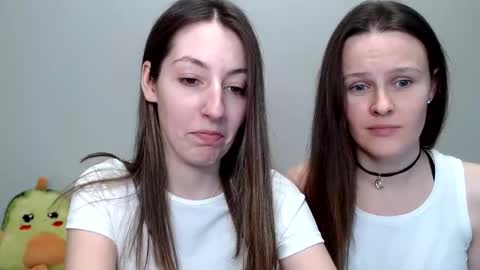 Snapshot of sweetheart_77 chatting on January 2025 09:57:01 PM Emma online show from January 2025 09:57:01 PM