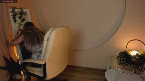 Kira online show from December 2024 02:59:01 PM