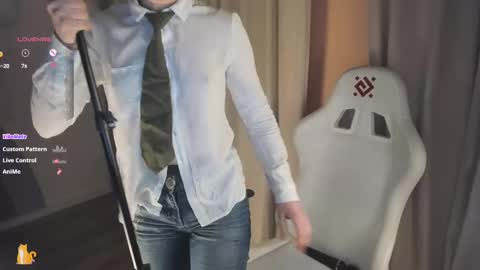 Kira online show from February 2025 06:56:02 PM