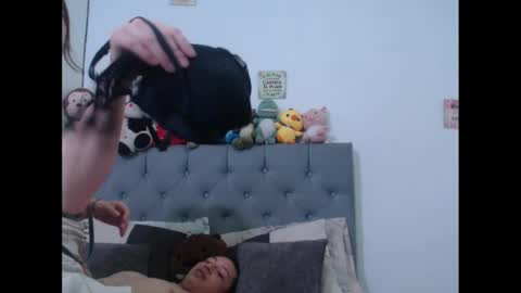 Snapshot of sweethoney22_ chatting on February 2025 11:31:01 AM Sabrina y Eliot online show from February 2025 11:31:01 AM