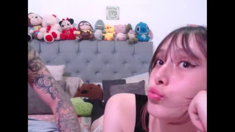 Snapshot of sweethoney22_ chatting on February 2025 10:00:02 PM Sabrina y Eliot online show from February 2025 10:00:02 PM