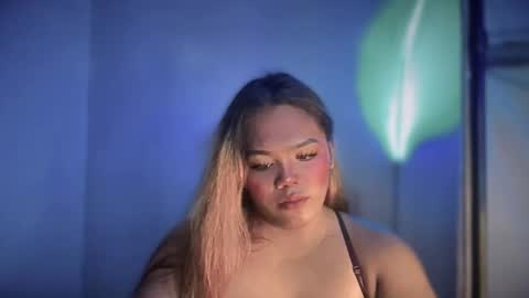 Snapshot of sweethot_bella chatting on September 2025 06:57:02 PM Bella online show from September 2025 06:57:02 PM