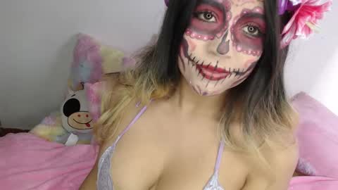                  online show from October 2025 05:53:02 AM